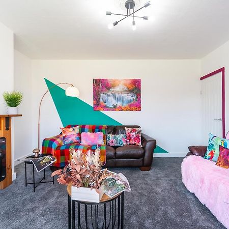 Aseda 4 Bedroom Private Parking, Game Zone -Pool Table, Garden Home Kingston upon Hull Bagian luar foto