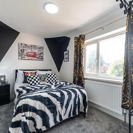 Aseda 4 Bedroom Private Parking, Game Zone -Pool Table, Garden Home Kingston upon Hull Bagian luar foto