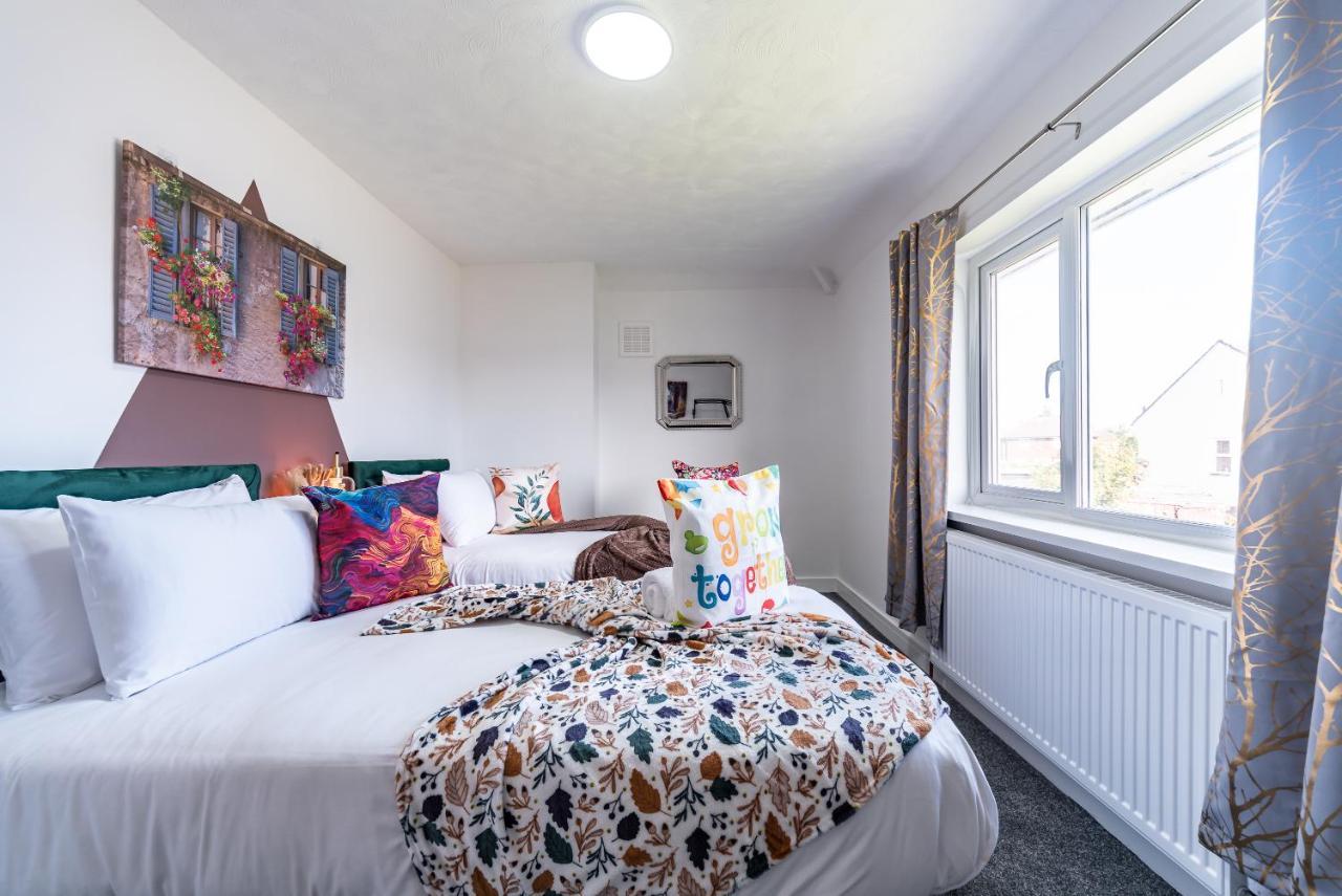 Aseda 4 Bedroom Private Parking, Game Zone -Pool Table, Garden Home Kingston upon Hull Bagian luar foto