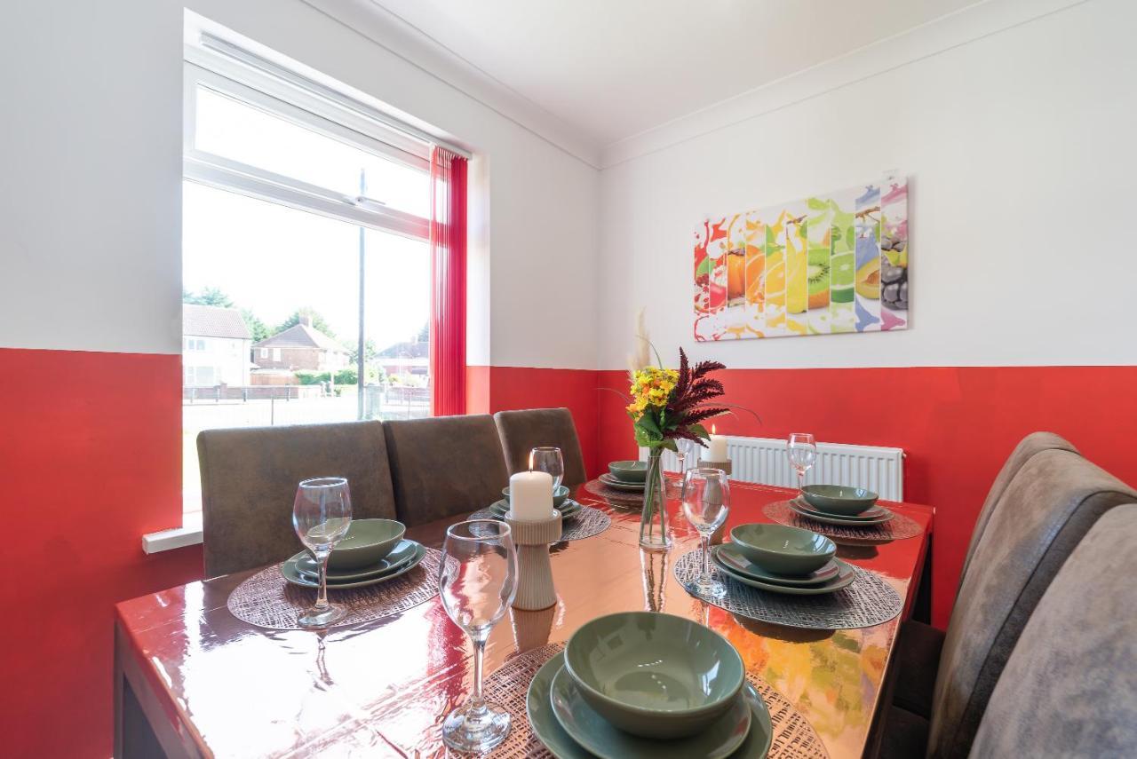 Aseda 4 Bedroom Private Parking, Game Zone -Pool Table, Garden Home Kingston upon Hull Bagian luar foto