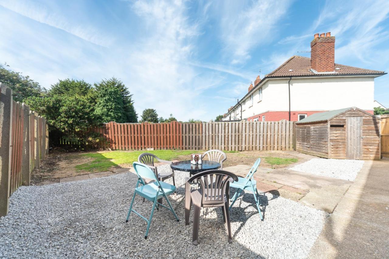 Aseda 4 Bedroom Private Parking, Game Zone -Pool Table, Garden Home Kingston upon Hull Bagian luar foto
