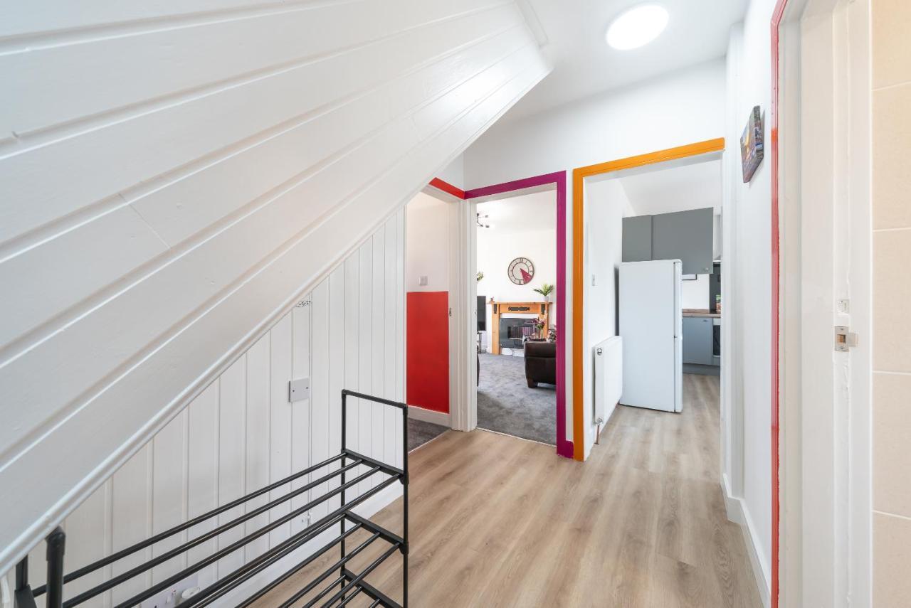 Aseda 4 Bedroom Private Parking, Game Zone -Pool Table, Garden Home Kingston upon Hull Bagian luar foto