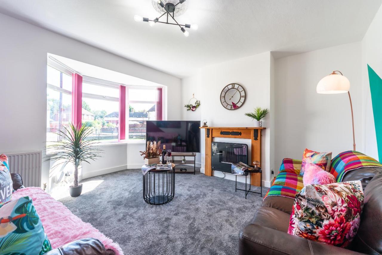 Aseda 4 Bedroom Private Parking, Game Zone -Pool Table, Garden Home Kingston upon Hull Bagian luar foto