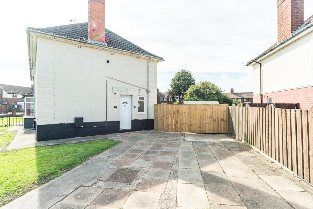 Aseda 4 Bedroom Private Parking, Game Zone -Pool Table, Garden Home Kingston upon Hull Bagian luar foto