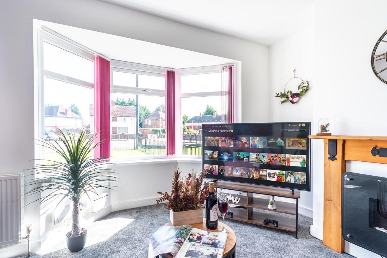 Aseda 4 Bedroom Private Parking, Game Zone -Pool Table, Garden Home Kingston upon Hull Bagian luar foto
