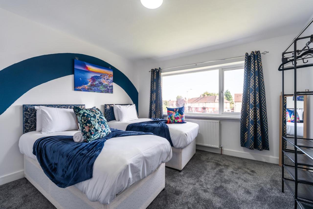 Aseda 4 Bedroom Private Parking, Game Zone -Pool Table, Garden Home Kingston upon Hull Bagian luar foto