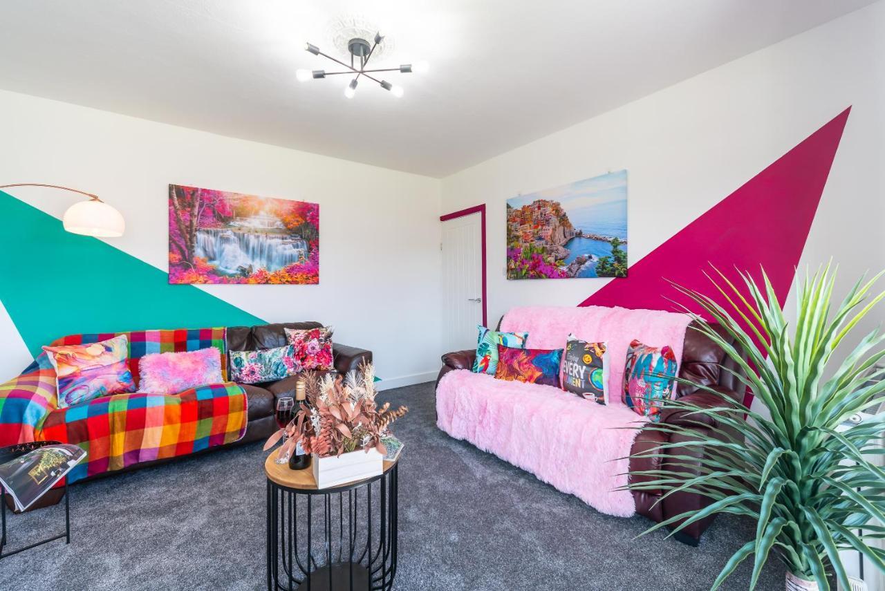 Aseda 4 Bedroom Private Parking, Game Zone -Pool Table, Garden Home Kingston upon Hull Bagian luar foto