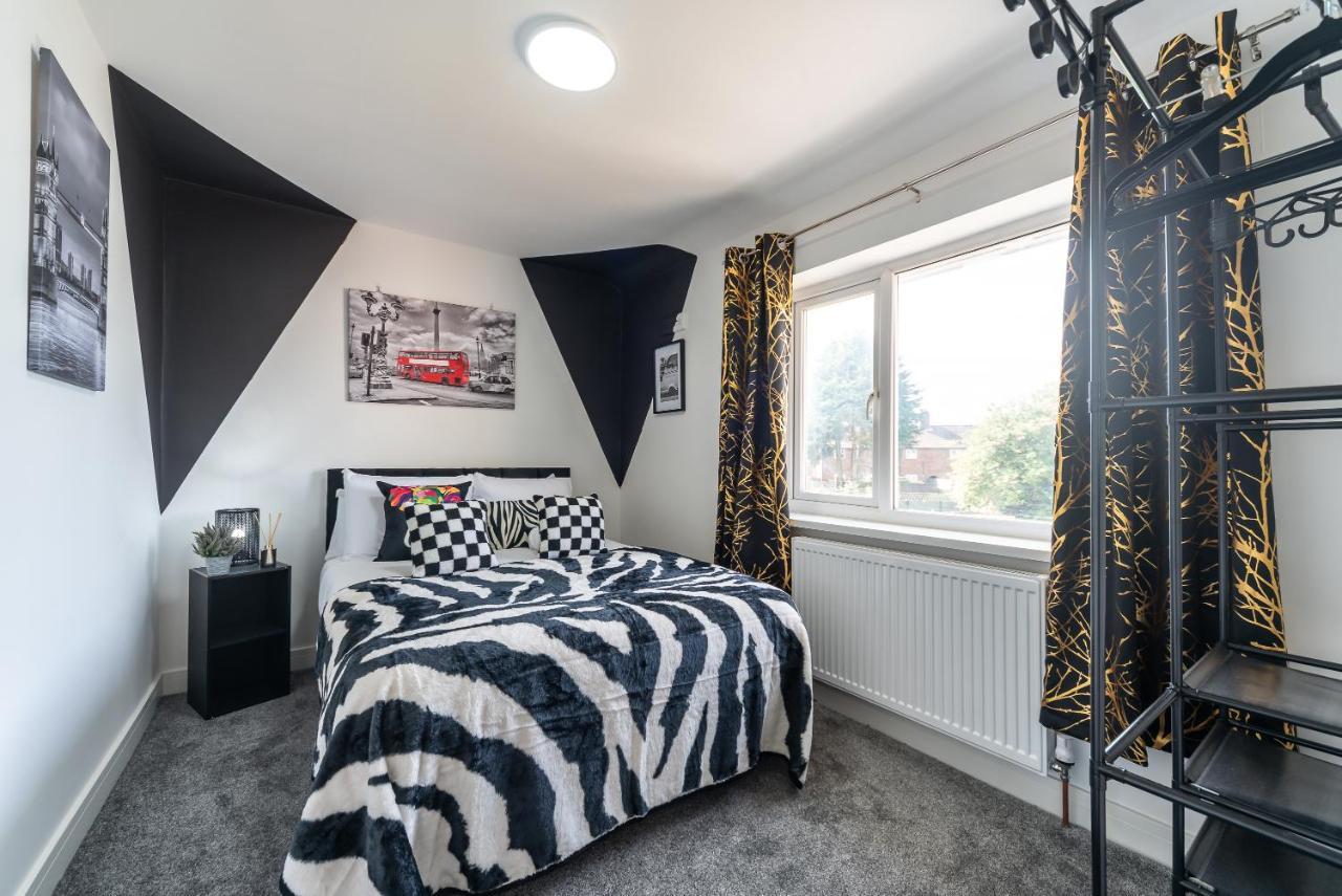 Aseda 4 Bedroom Private Parking, Game Zone -Pool Table, Garden Home Kingston upon Hull Bagian luar foto